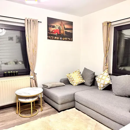 Moderne Mit 2 Schlafzimmern&hofparkplatz&garten *