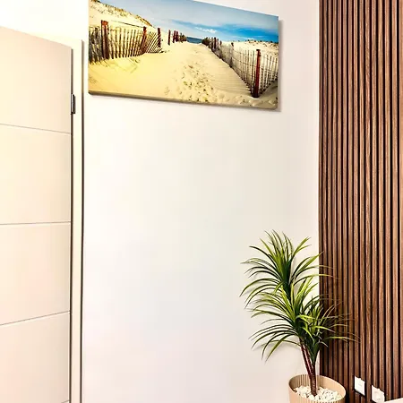 Moderne Mit 2 Schlafzimmern & Hofparkplatz&garten Apartamento
