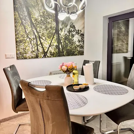 Apartamento Moderne Mit 2 Schlafzimmern & Hofparkplatz&garten Bohlen (Saxony)