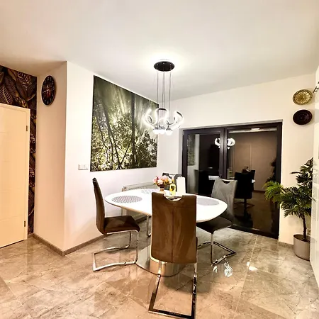 Moderne Mit 2 Schlafzimmern & Hofparkplatz&garten Apartamento
