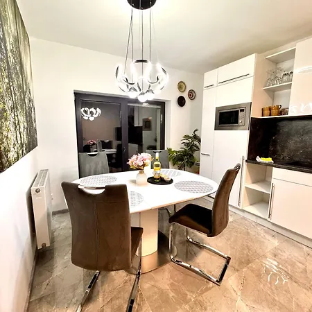 Moderne Mit 2 Schlafzimmern&hofparkplatz&garten Apartment Bohlen (Saxony)