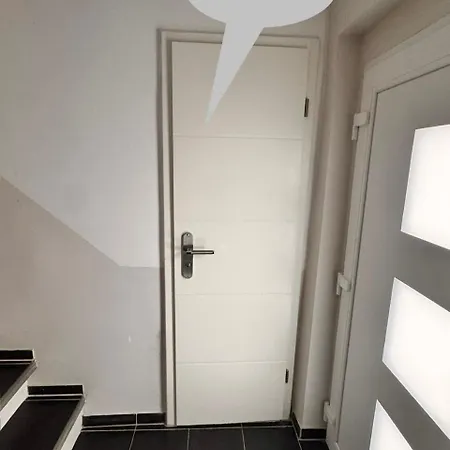 شقة Moderne Mit 2 Schlafzimmern & Hofparkplatz&garten