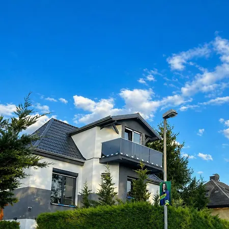 Moderne Mit 2 Schlafzimmern & Hofparkplatz&garten Apartment Bohlen (Saxony)