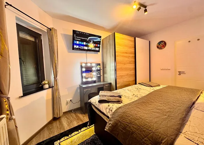 Apartment Moderne Mit 2 Schlafzimmern&hofparkplatz&garten Bohlen (Saxony)