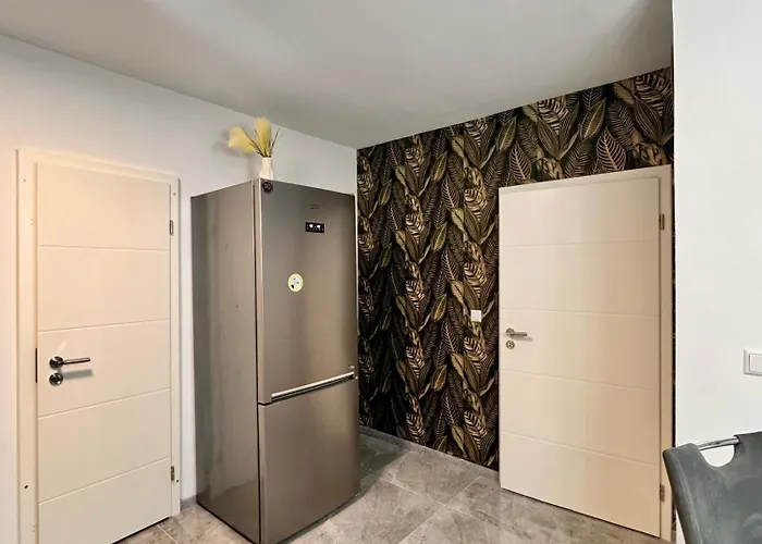 Apartment Moderne Mit 2 Schlafzimmern&hofparkplatz&garten Bohlen (Saxony)